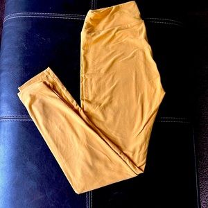 Lula Roe OS mustard yellow leggings